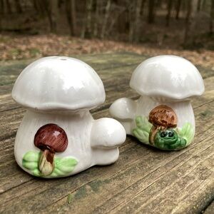 Vintage Mushroom Shaped Ceramic Salt & Pepper Shakers with toad and toadstools!
